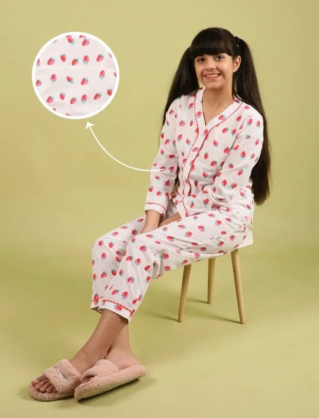  strawberry night dresss&nbsp;Tweeny Mini