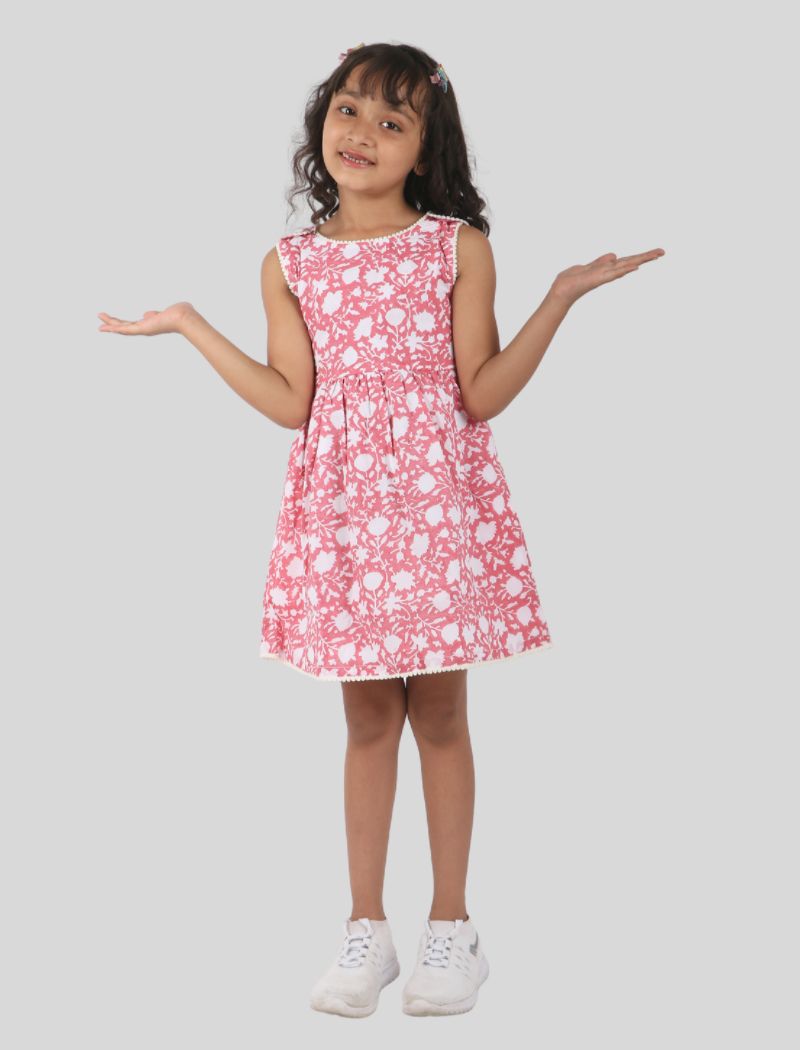 The Right Cut Whirlwind Dress | Kids, Girls, Dresses, Green, Thread, 40g  Chanderi, Square Neck, Sleeveless | Kids dress, Girls dresses, Aza fashion